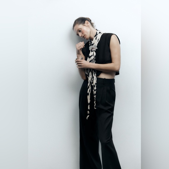 ZARA Plaque Hotel Resort Malibu Silver Brooch - Picture 3 of 8